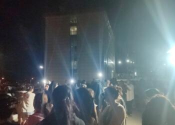 Öğrenciler KYK yurdunda su olmamasını protesto etti