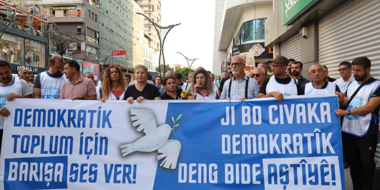 1 Eylül yürüyüşüne polis saldırısı Wan’da protesto edildi
