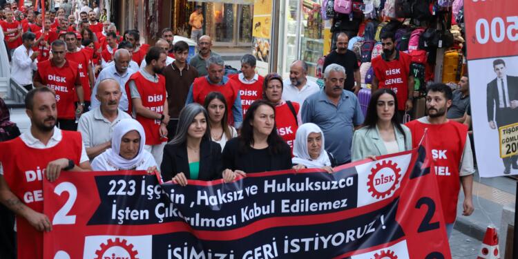 Wan’da işten çıkarılan 223 işçinin eylemi sürüyor