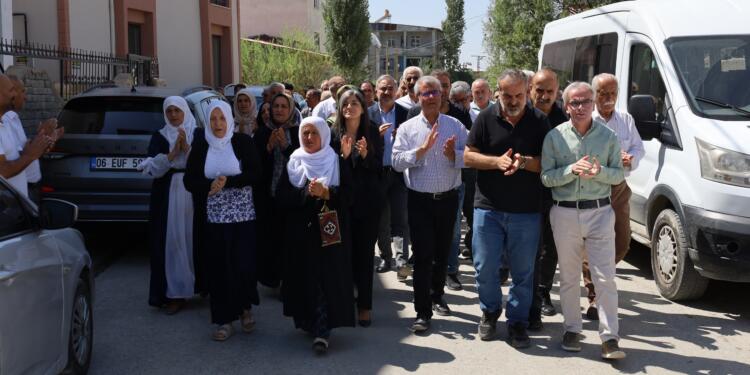 Wan’da Fesih Polat’ın taziyesine kitlesel ziyaret