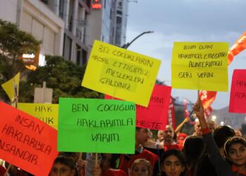 223 işçi çocuklarıyla eylemdeydi: ‘Okul masraflarını karşılayamıyoruz’