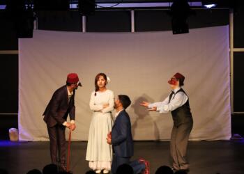 ŞanoWan’ın ‘Xulamê du Xudanan’ oyununa yoğun ilgi