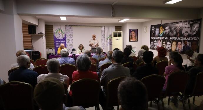 12 Eylül paneli: Darbe şeklen gitti, anayasası hâlâ bizle