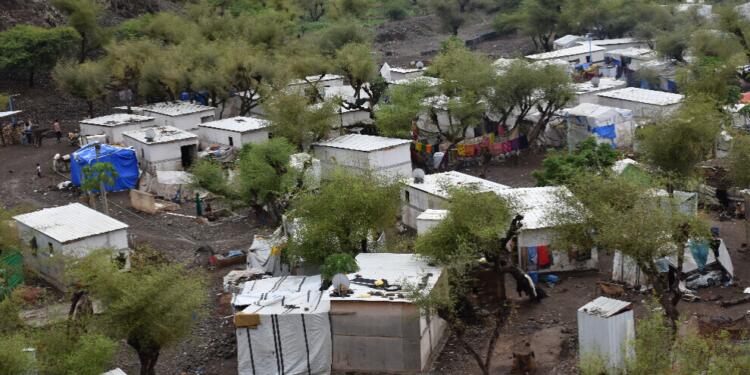 ‘Çocuklar toprakta uyuyor, yağmur bizi ıslatıyor, soğuk içimize işliyor’