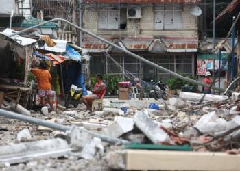 Filipinler’de 7,4 büyüklüğünde deprem