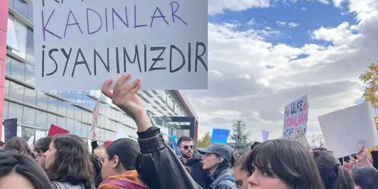 Erciyes Üniversitesi öğrencileri katledilen Meliha için yürüdü