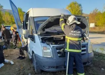 Tokat’ta işçileri taşıyan servisler çarpıştı: 10 işçi yaralandı