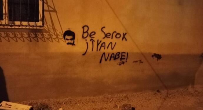 Adana duvarlarında Abdullah Öcalan grafitisi