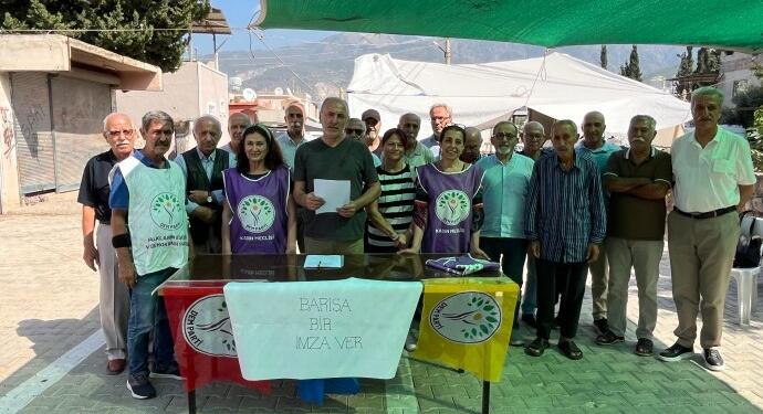 ‘Barış istiyoruz çünkü’ kampanyası İskenderun’da da başlatıldı