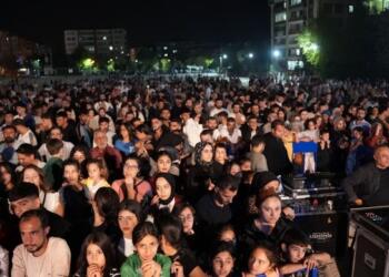 Erxenî’de düzenlenen Hilar Şöleni’nde Mehmet Atlı konseri