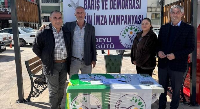 Cihanbeyli’de ‘Barış istiyoruz çünkü’ kampanyası için stant kuruldu