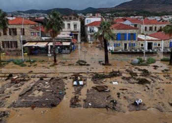 DEM Parti’den Foça’daki sel için açıklama: Doğanın tahribatının sonucu