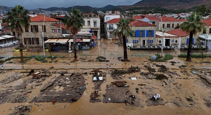 DEM Parti’den Foça’daki sel için açıklama: Doğanın tahribatının sonucu