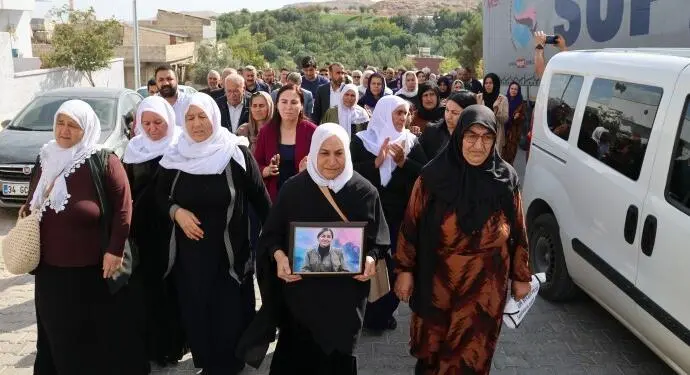 YJA Star’lı Kaçak ve Ren’in taziyelerine kitlesel ziyaret