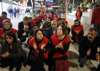 Wan’da 223 işçinin direnişi 89’uncu gününde: Hakkımızı alana kadar alanlardayız