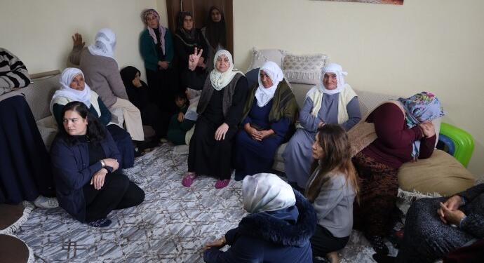 Jandarma engeline rağmen taziyeye kitlesel katılım