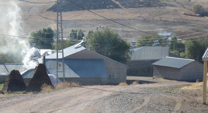 Agirî’de AKP’ye oy vermeyen köylerin yolları yapılmıyor