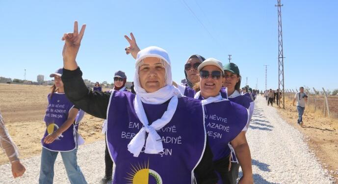 Özgürlük için yürüyen kadınlar: Güçlü ve umutluyuz, barışı getireceğiz