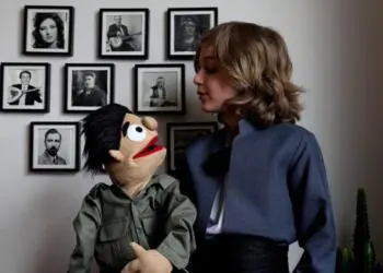 Ailecek kukla tiyatrosuna Kürtçe hayat veriyor