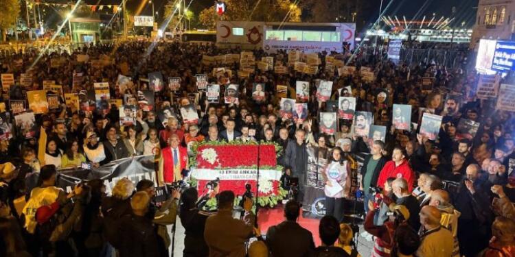 Gar Katliamı’nda hayatını kaybedenler İstanbul’da anıldı