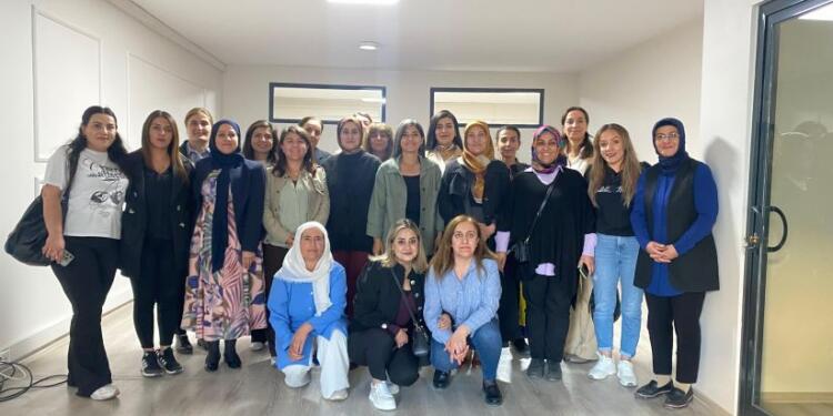 Kayyıma rağmen Kadın Meclisi toplandı