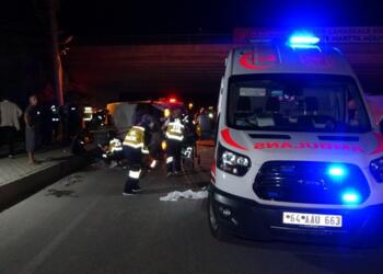 Uşak’ta tarım işçilerini taşıyan midibüs devrildi