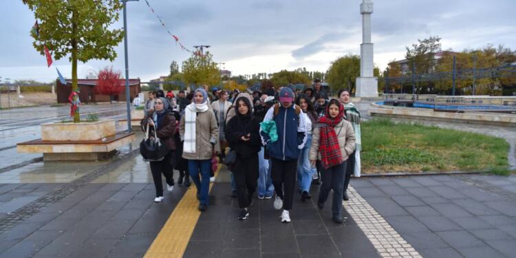 Wan’da Rojin Kabaiş için adalet çağrısı: Dağcılar ve öğrenciler eylemde
