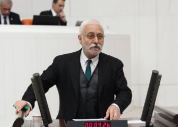 Saruhan Oluç: Tezkere, Suriye’deki Kürtlerin haklarını hedef alıyor