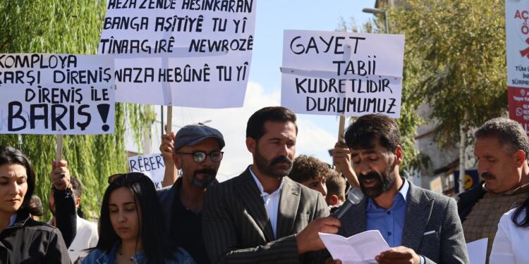 Birçok kentte komplo protestosu: Özgürlük ateşini söndüremediler