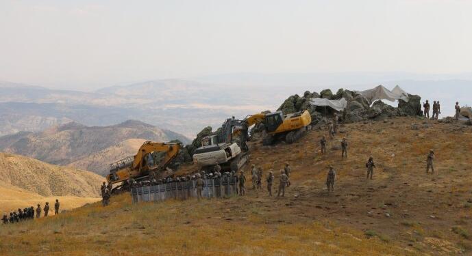Pasûr’da doğa talanı sürüyor: Halk göçe zorlanıyor