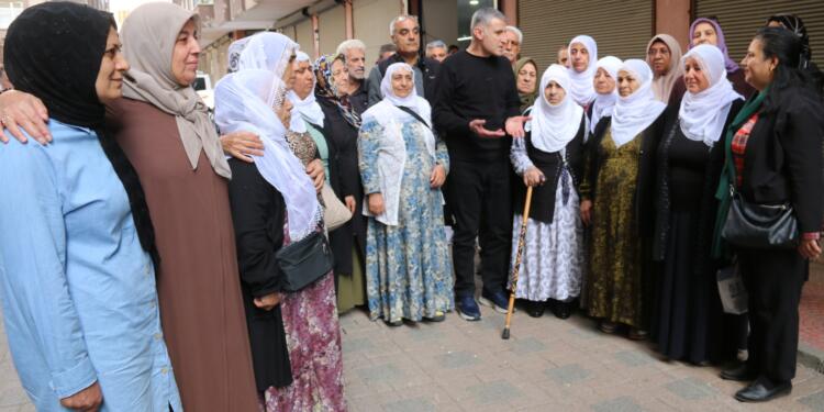 30 yıllık tutsağa Amed’de kitlesel karşılama