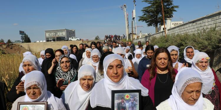 Sultan Ete’nin taziyesine kitlesel ziyaret