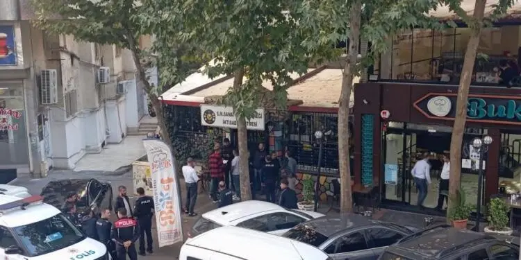 Amed’de bir derneğe silahlı saldırı