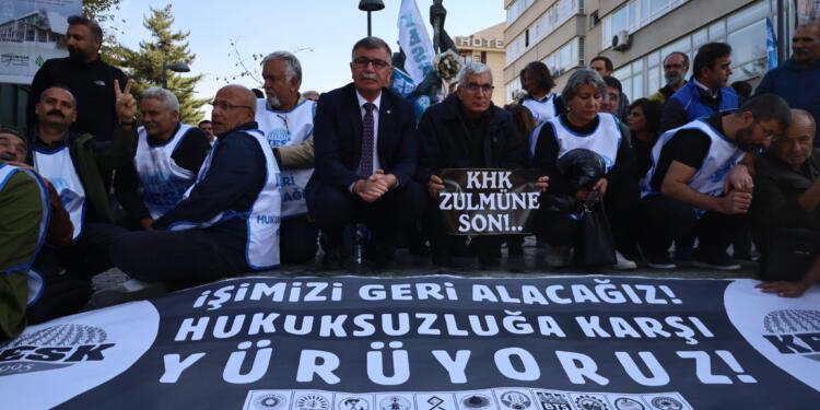 Meclis’e yürüyen KESK’liler Madenci Anıtı önünde oturma eylemi başlattı