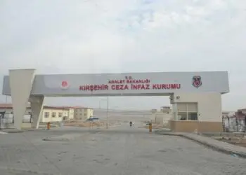 Kırşehir’de 8 tutsak keyfi gerekçelerle tahliye edilmiyor