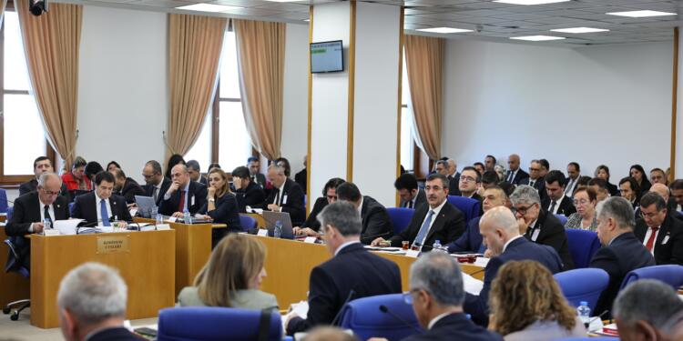 Meral Danış Beştaş: Bütçede yoksullar değil, savaş ve güvenlik harcamaları öncelikli