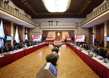 Komisyon İRA deneyimini incelemek üzere İrlanda’ya gitti