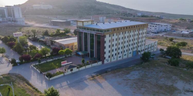 KYK önünde bir kadın kaçırıldı: Yurt müdürü öğrencileri tehdit etti