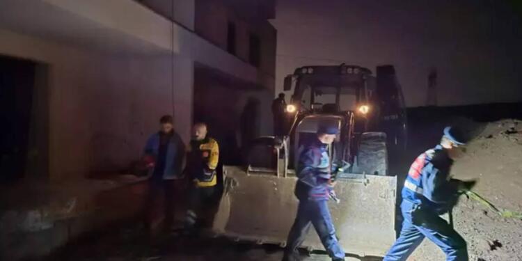 Bursa’da kanalizasyon kazısında göçük altında kalan 2 kardeş öldü