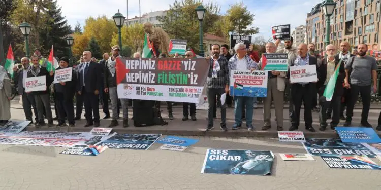 Eskişehir’de Gazze eylemi: Bu bir barış anlaşması değil, teslimiyet planıdır