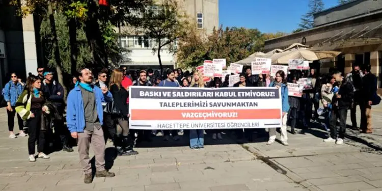 Hacettepe Üniversitesi öğrencileri: Taleplerimizden vazgeçmiyoruz
