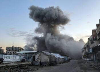 İsrail Gazze’de aynı aileden 11 kişiyi katletti