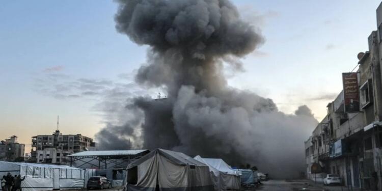 İsrail Gazze’de aynı aileden 11 kişiyi katletti