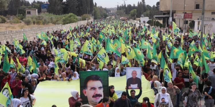 Şêxmeqsûd ve Eşrefiyê sakinleri Abdullah Öcalan’ın özgürlüğü için yürüdü