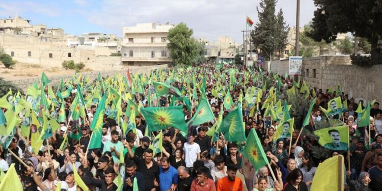 Şêxmeqsûd ve Eşrefiyê sakinleri Abdullah Öcalan’ın özgürlüğü için yürüdü