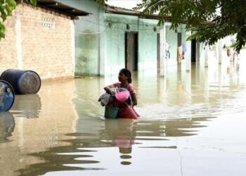 Hindistan’da fırtına nedeniyle 50 bin kişi tahliye edildi