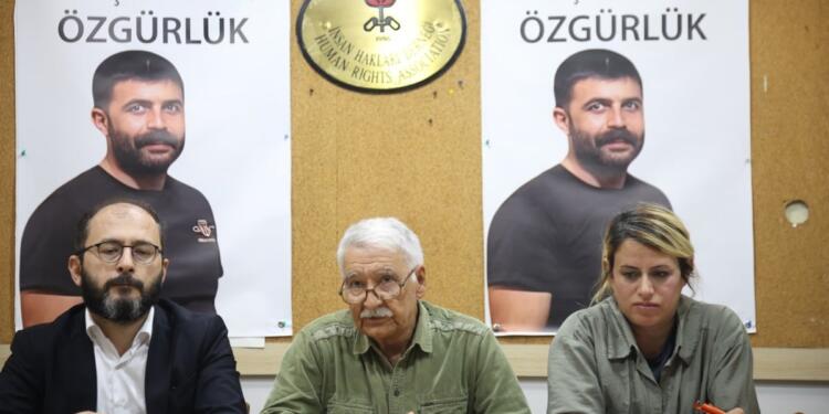 ‘Satılıktır’ afişi ‘örgütsel pankart’ sayıldı