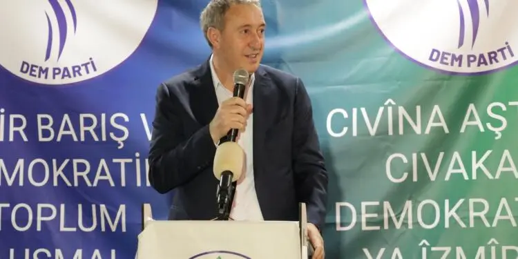 Tuncer Bakırhan: Gençlerin geleceği çalınmasın diye barış istiyoruz