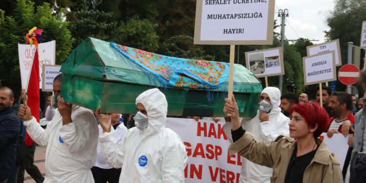 TPİ işçileri hak gaspına karşı Alsancak Gar’da yürüyüş yaptı