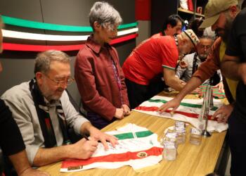 Koma Amed üyeleri Amedspor taraftarlarıyla buluştu